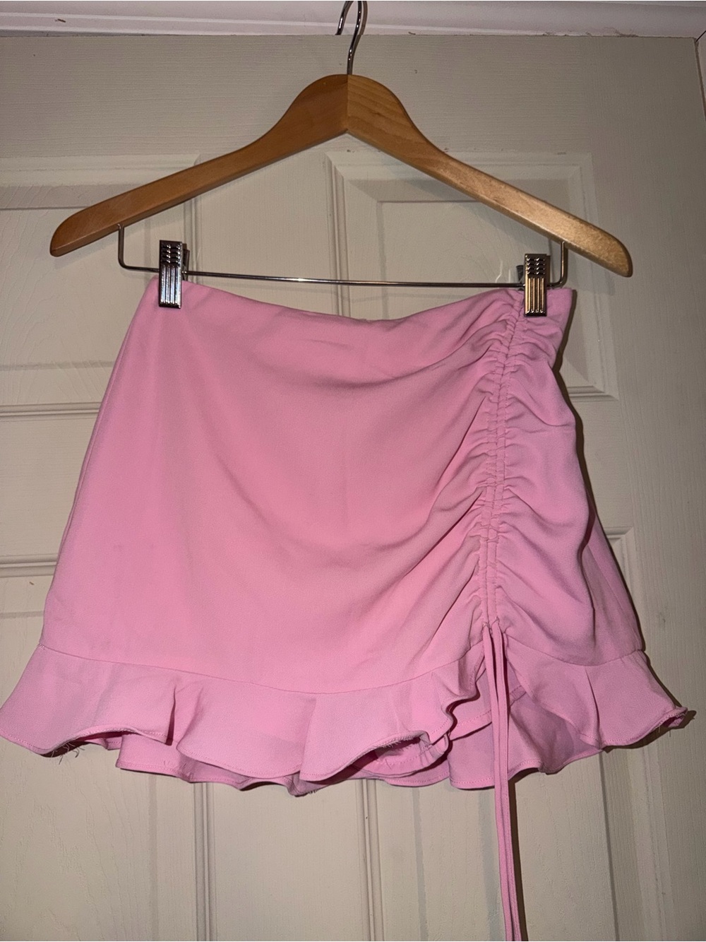 American threads Pink Ruched Ruffle Mini skirt